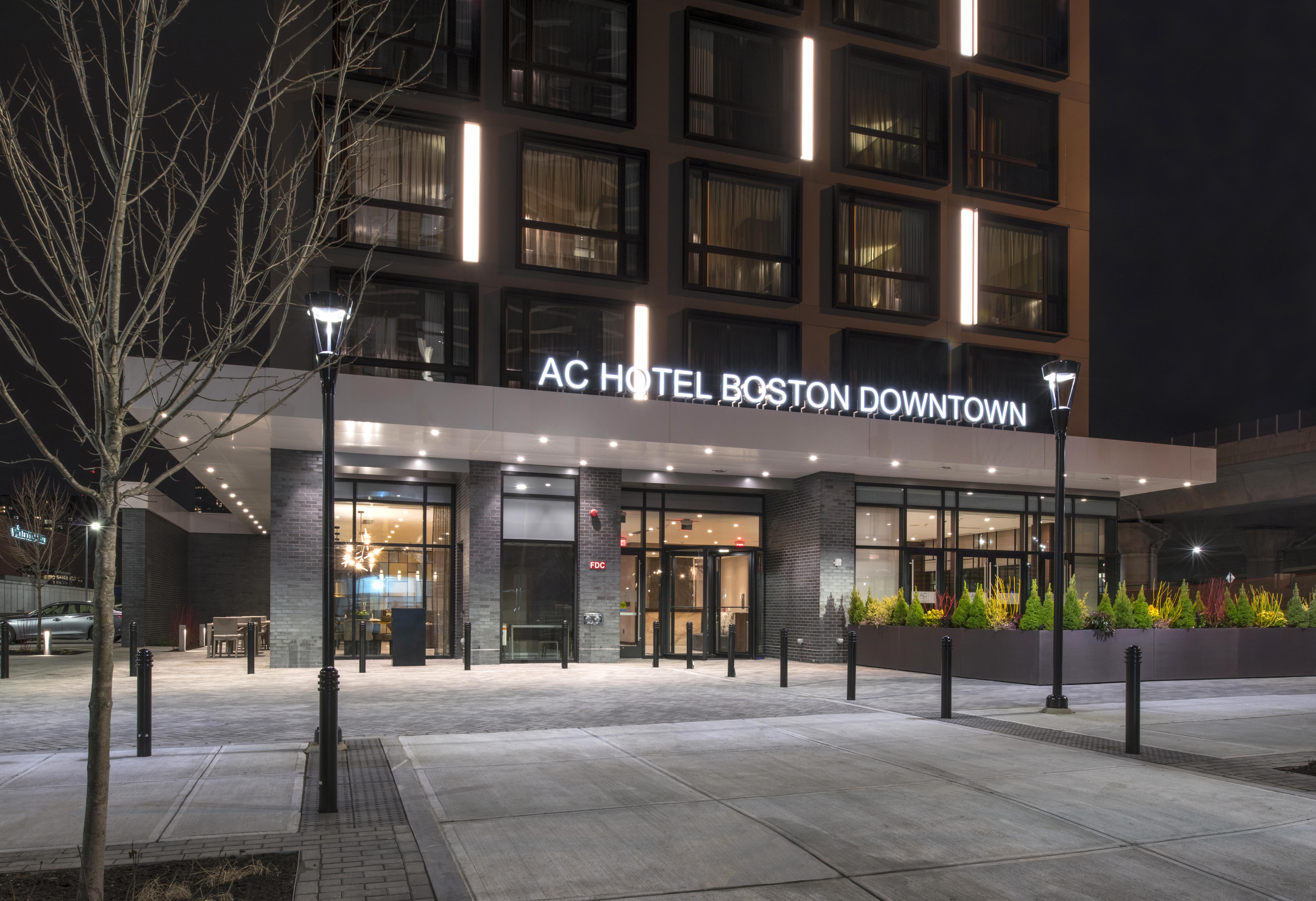 Ac Hotel By Marriott Boston Downtown Exterior photo